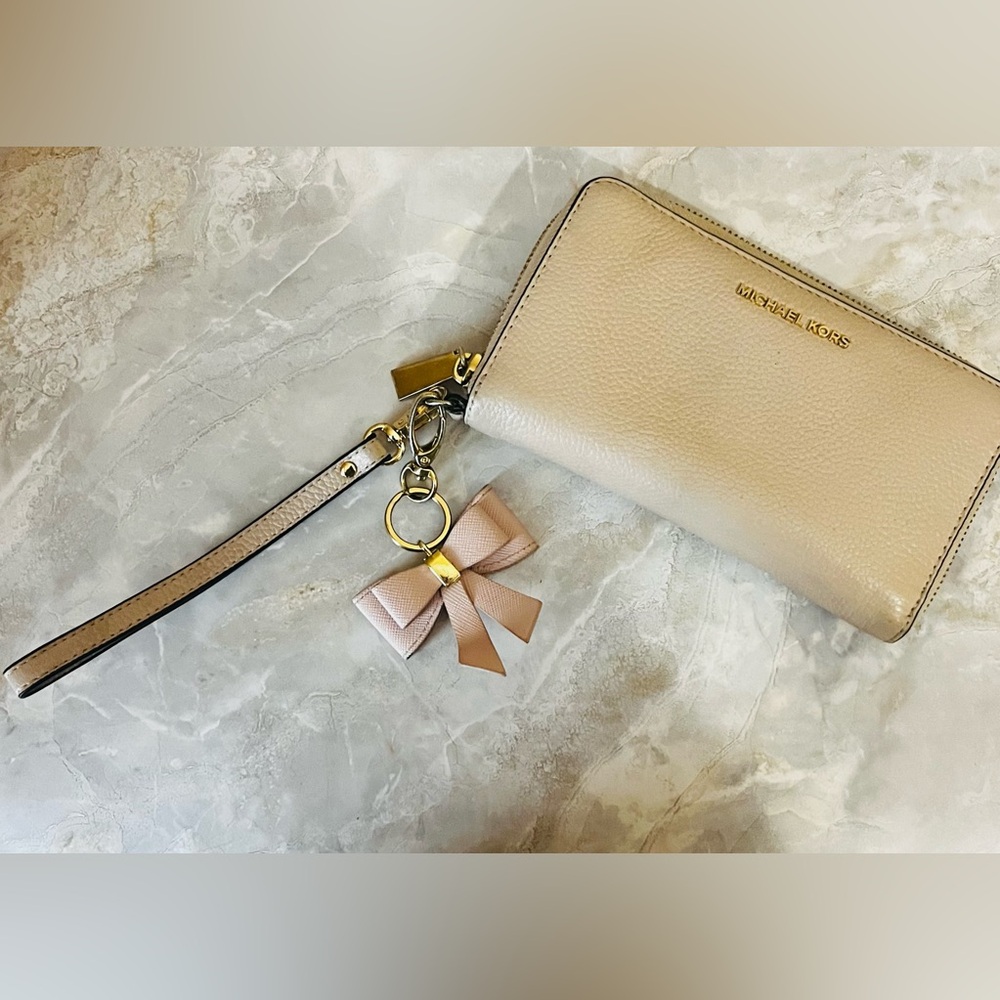 Michael Kors Pale Pink Leather Wallet